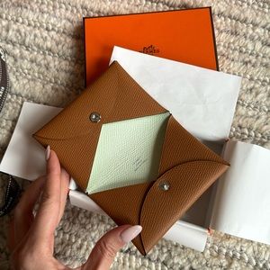 NEW NIB Hermes Calvi Verso Wallet Gold